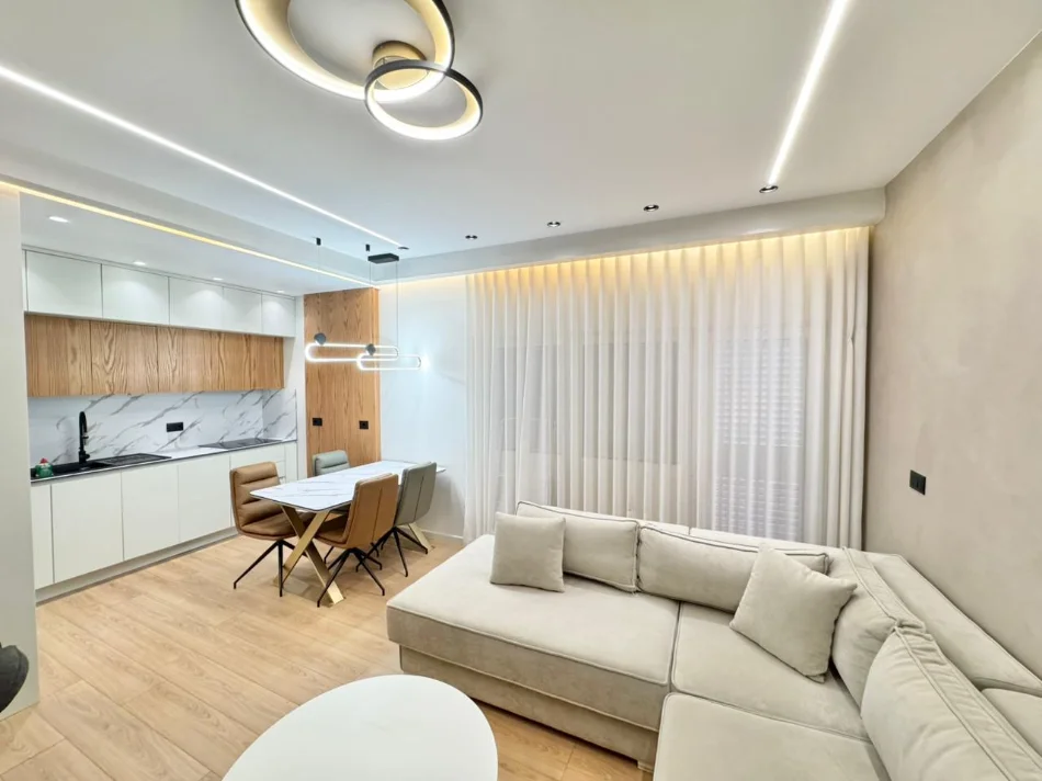 Tirane, jepet me qera apartament 1+1+Ballkon Kati 2, 85 m² 800 € 