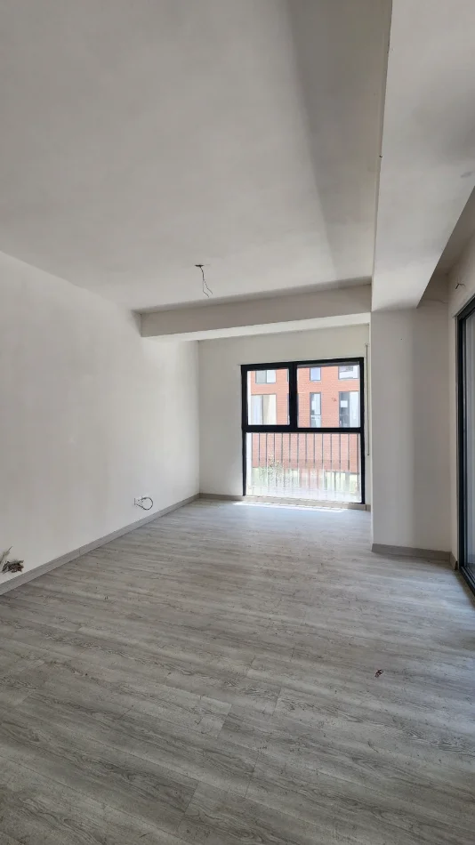 Tirane, shitet apartament 3+1 , 147 m² 272.700 € (Bulevardi i Ri)