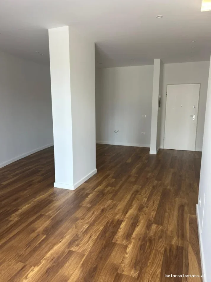 Tirane, jepet me qera zyre Kati 4, 116 m² 1.700 € (Altana Rezidence)