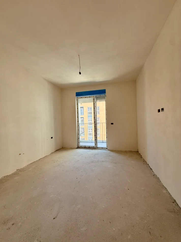 Tirane, shitet apartament 1+1 , 81 m² 162.000 € 