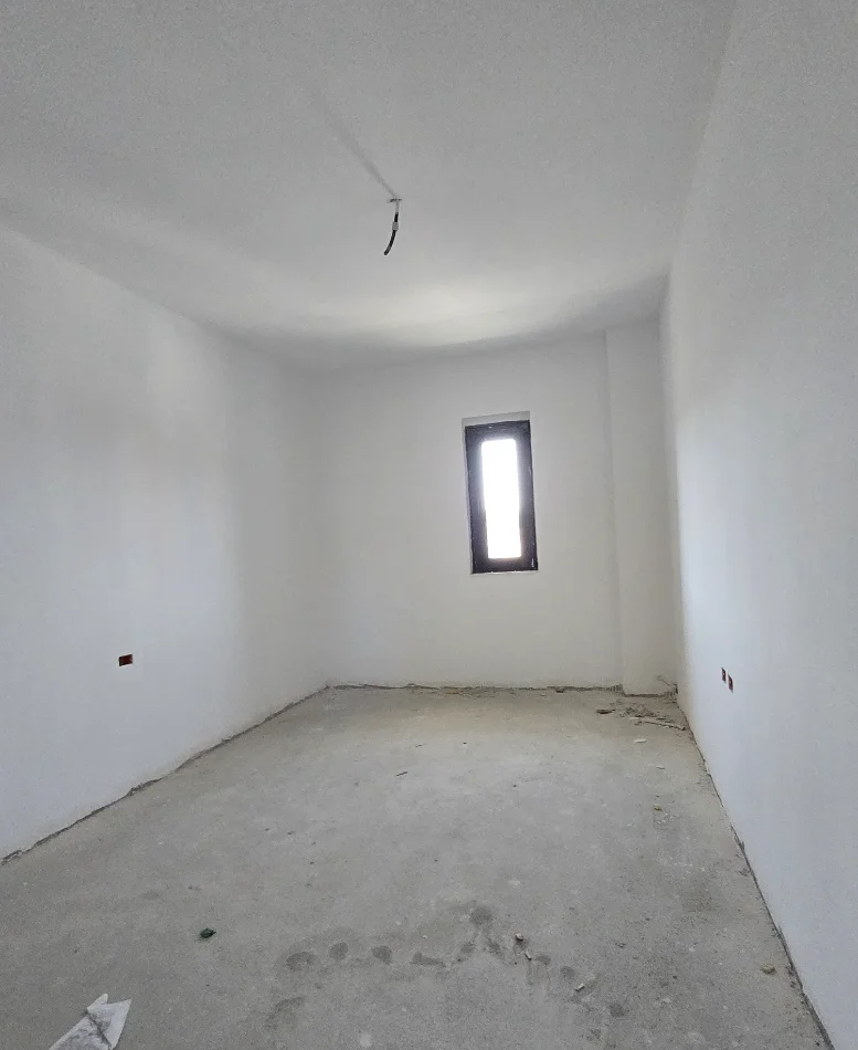 Tirane, shitet apartament 3+1 , 151 m² 340.000 € 