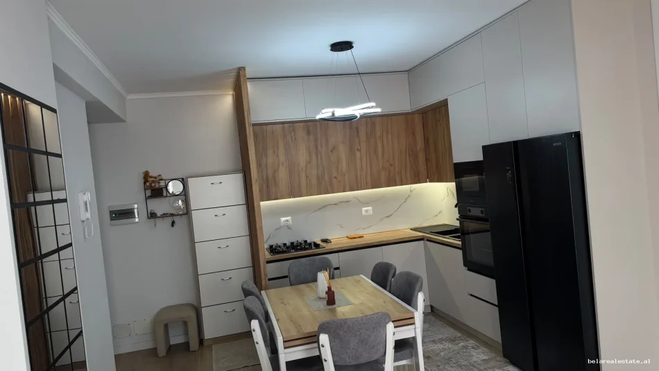 Tirane, shes apartament 2+1 Kati 6, 81 m² 114.800 € (Bulevardi Donald Trump)