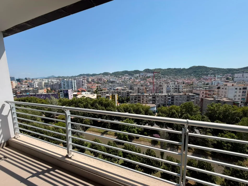 Tirane, jepet me qera zyre Kati 8, 200 m² 2.500 € (Hilton Garden Inn)