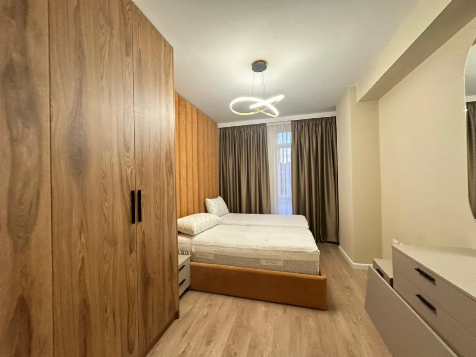 shitet , 112 m² 210.000 € (Astir)
