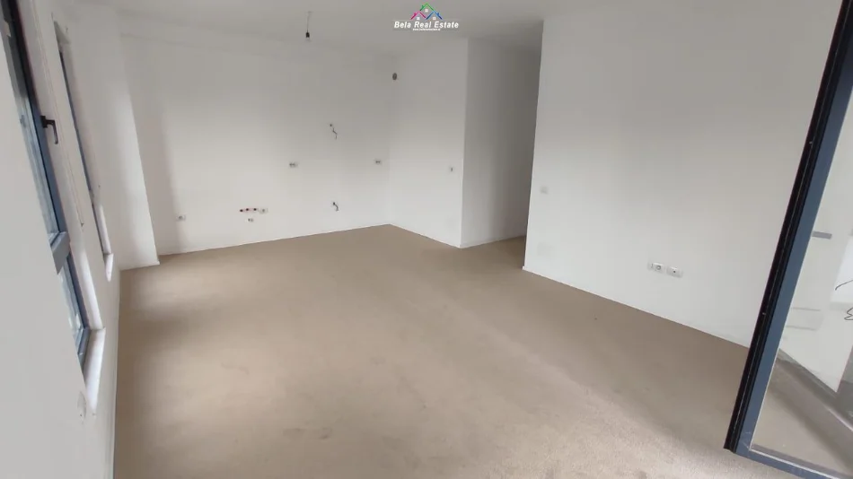 Tirane, jepet me qera zyre Kati 2, 100 m² 640 € (Xhanfize Keko)