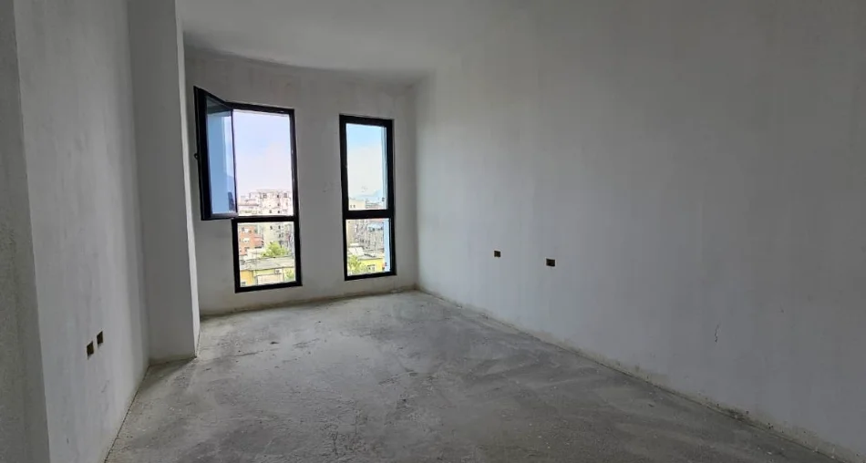 Tirane, shitet apartament 2+1 , 109 m² 326.400 € 