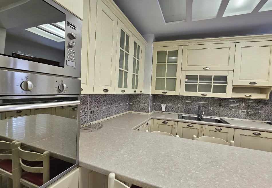 Tirane, shitet apartament 2+1 , 151 m² 410.000 € 