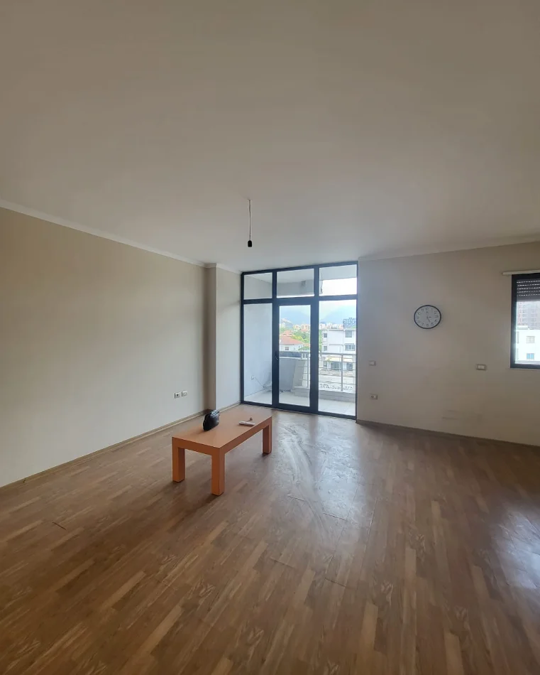 Tirane, jepet me qera , 130 m² 700 € (Astir)
