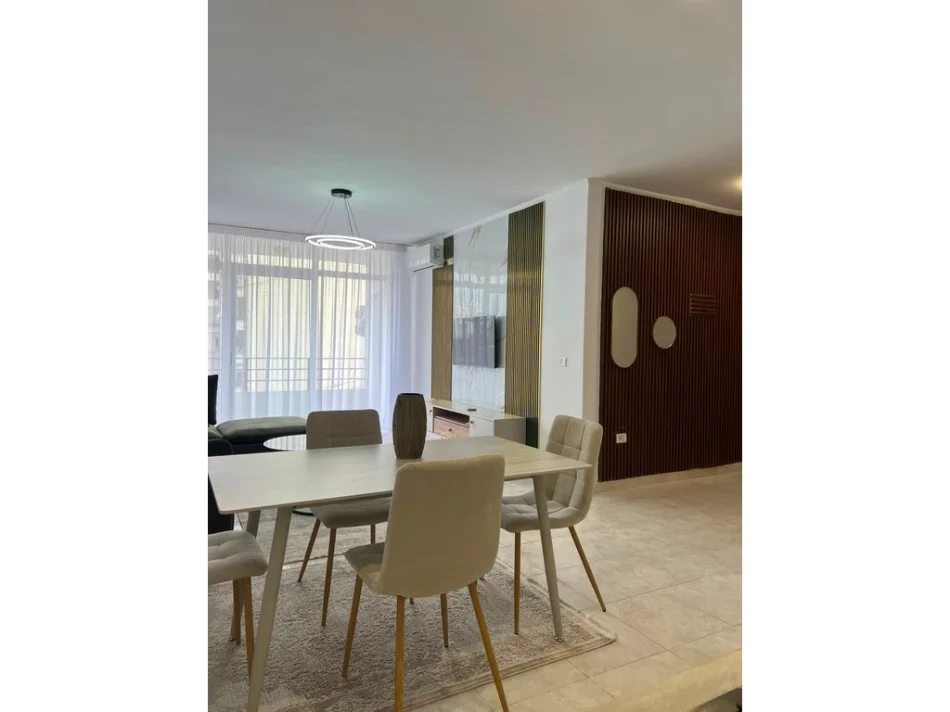 Tirane, jepet me qera apartament 2+1 Kati 1, 92 m² 590 € (Astir)