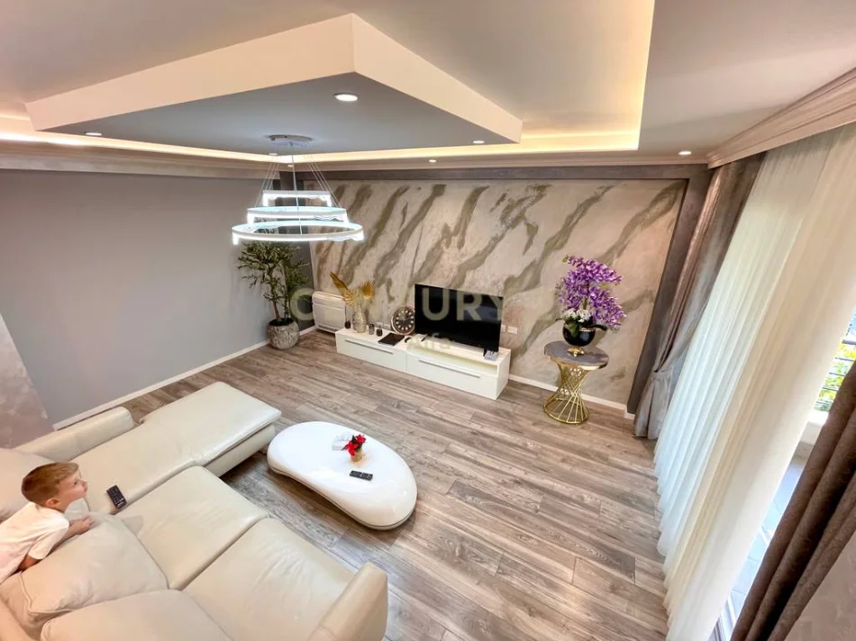 Tirane, jepet me qera apartament 1+1+Ballkon Kati 1, 80 m² 900 € (teg)