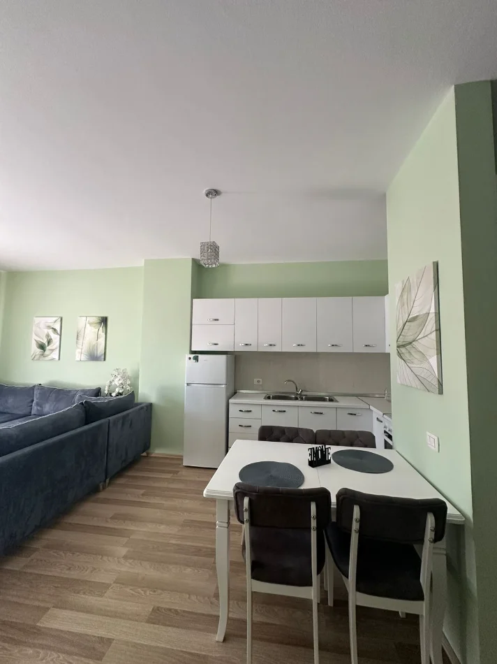 Tirane, jepet me qera apartament 1+1 , 70 m² 700 € 