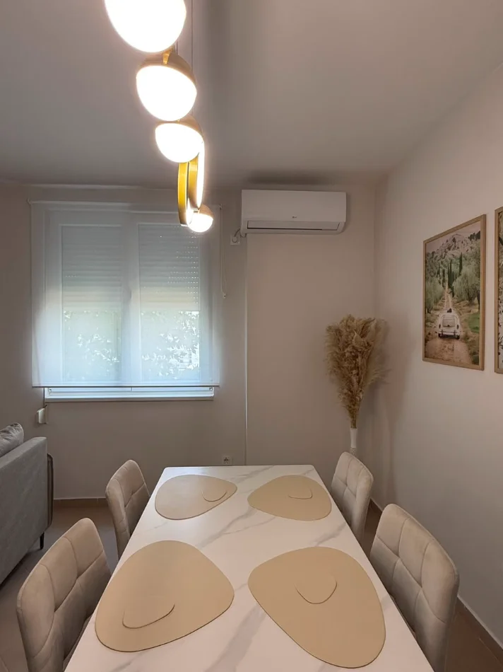 Tirane, jepet me qera apartament 2+1 , 120 m² 760 € (21 Dhjetori)