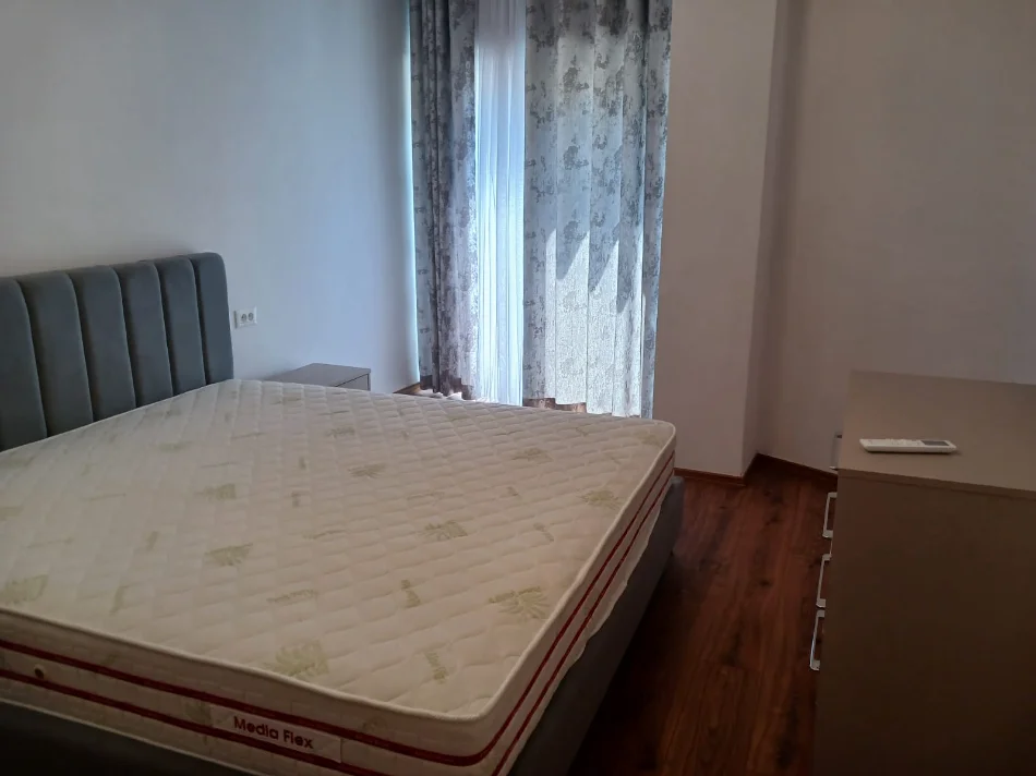 Tirane, jepet me qera apartament 1+1 , 75 m² 700 € (Kodra Diellit 2)