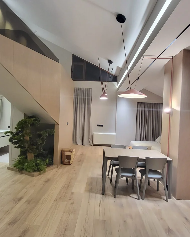 Tirane, jepet me qera apartament duplex 3+1 , 180 m² 1.800 € (PRANË KODRËS SË DIELLIT)