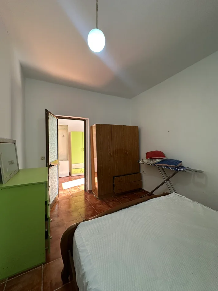 Tirane, jepet me qera apartament 1+1 Kati 1, 60 m² 480 € (Komuna e Parisit)