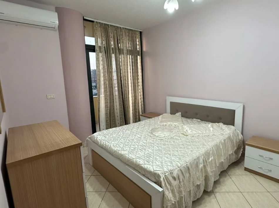 Tirane, shitet apartament 1+1 , 80 m² 206.100 € 