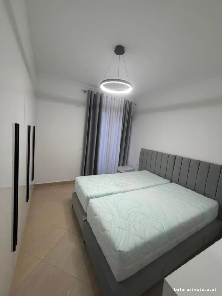 Tirane, jepet me qera apartament 1+1+Ballkon Kati 7, 75 m² 534 € (Casa Italia)