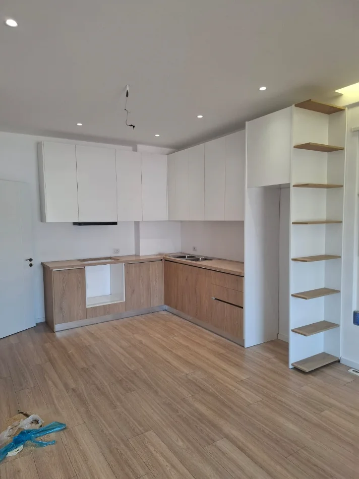 Tirane, shitet apartament 2+1 , 95 m² 137.637 € (Paskuqan)
