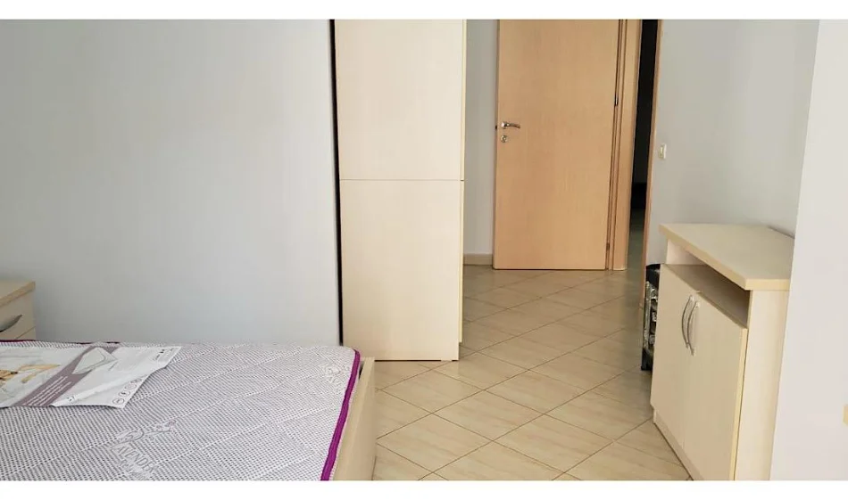 Tirane, jepet me qera 1+1 Kati 3, 65 m² 450 € 