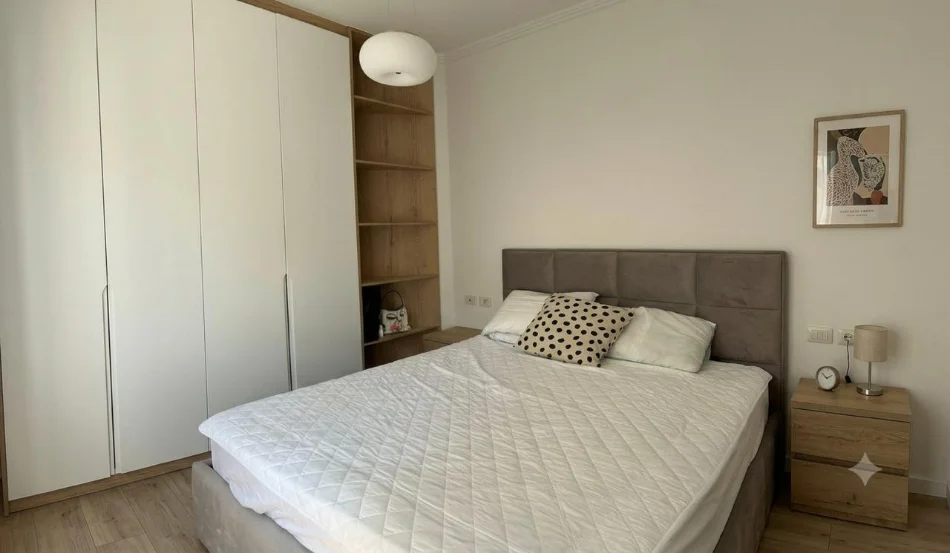 Tirane, jepet me qera apartament 1+1 Kati 1, 70 m² 650 € 