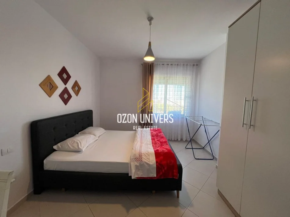 Tirane, jepet me qera apartament 1+1+Ballkon Kati 8, 70 m² 500 € (Yzberisht)