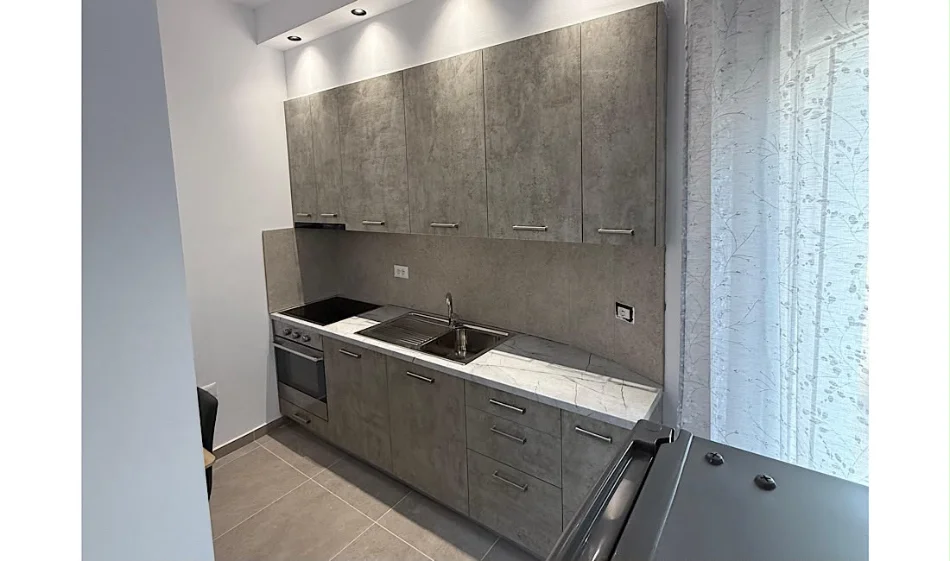 Tirane, jepet me qera apartament 1+1 Kati 0, 60 m² 520 € 