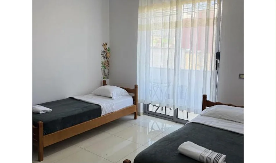 Tirane, jepet me qera apartament 2+1 , 100 m² 700 € 