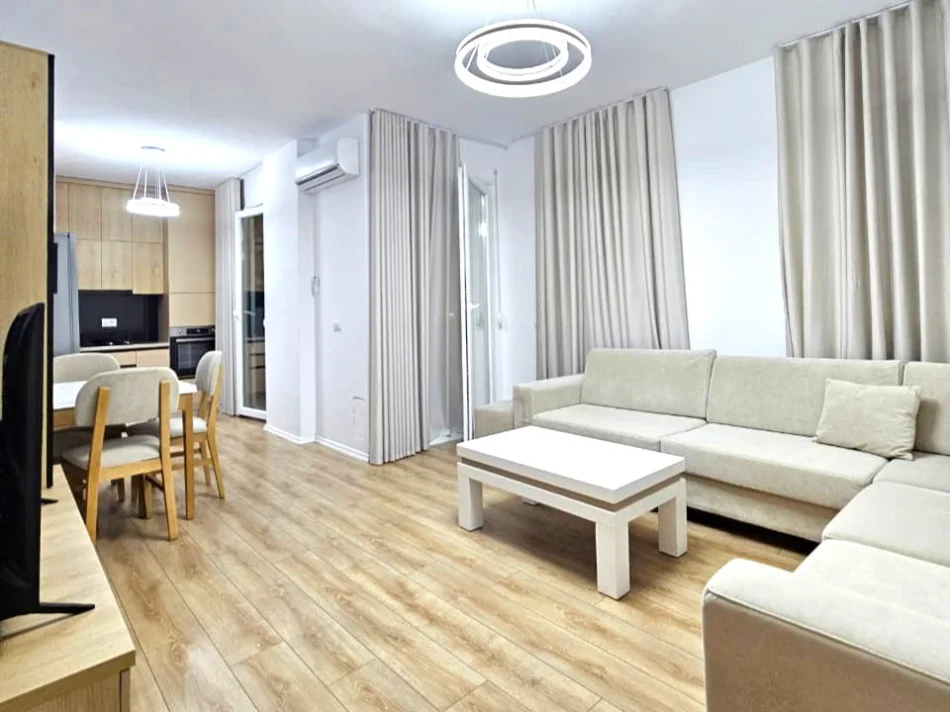 Tirane, jepet me qera apartament 2+1+Ballkon Kati 7, 110 m² 500 € 