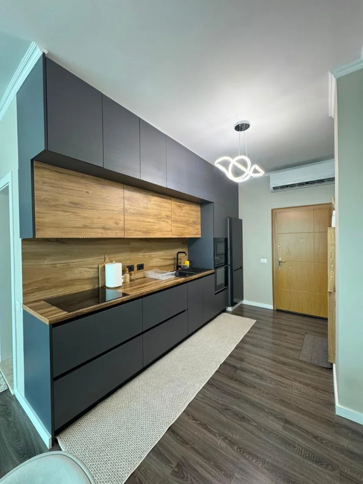 Tirane, jepet me qera apartament 1+1 Kati 3, 70 m² 600 € (Casa Italia)