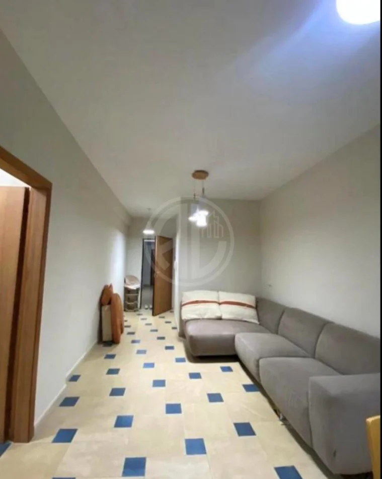 Durres, shes apartament 1+1+Ballkon Kati 3, 