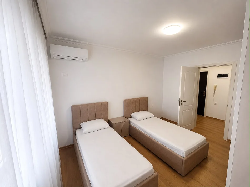 Tirane, jepet me qera apartament 2+1 Kati 3, 100 m² 1.000 € (9-Kateshet)