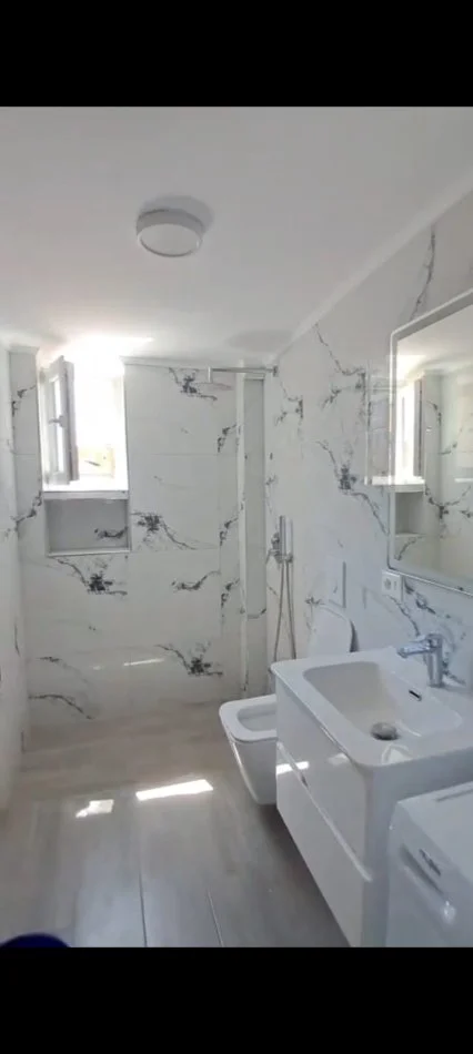 Tirane, jepet me qera apartament 2+1 Kati 3, 80 m² 600 € 