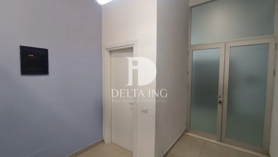 Tirane, shitet ambjent biznesi Kati 0, 37 m² 130.000 € (Komuna Parisit)