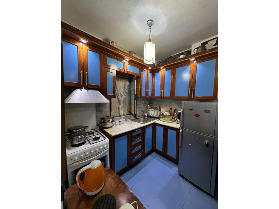 Tirane, shitet apartament 1+1 Kati 1, 57 m² 90.000 € (Laprake)