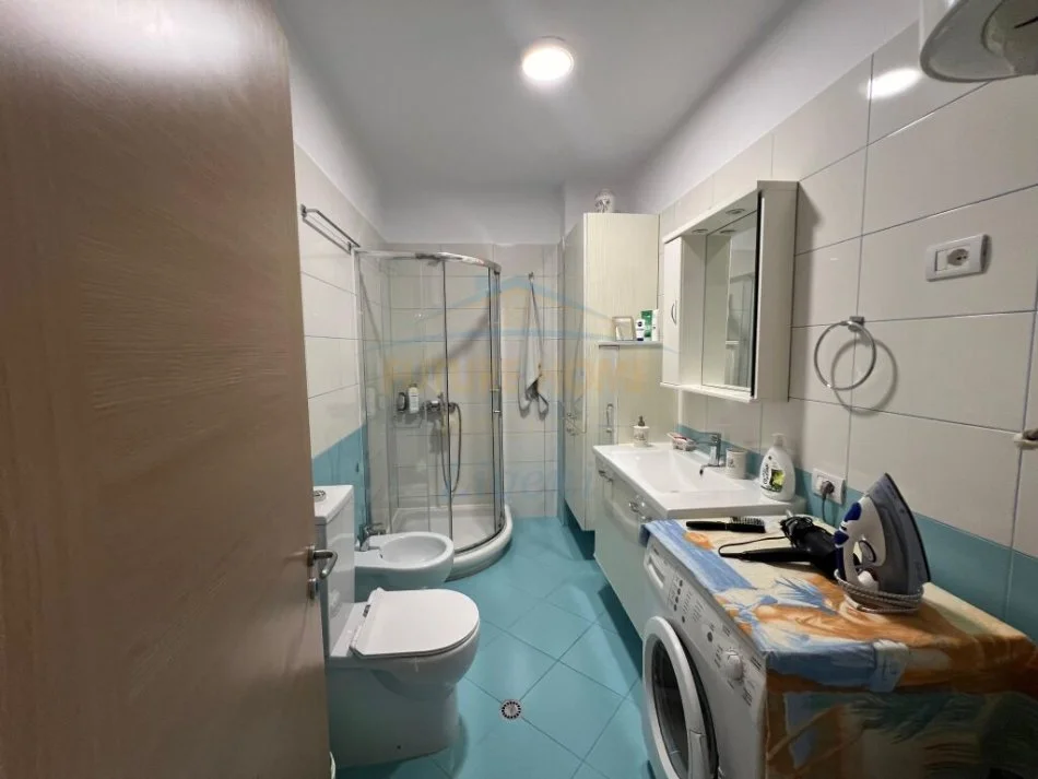 Tirane, jepet me qera apartament 2+1 Kati 2, 88 m² 600 € 