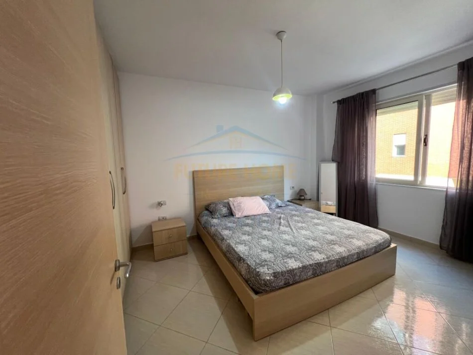 Tirane, jepet me qera apartament 2+1+Aneks+Ballkon Kati 2, 88 m² 600 € (Liqei i Thate)