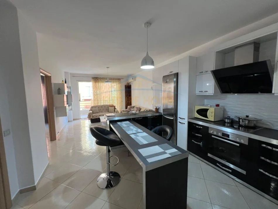 Tirane, jepet me qera apartament 2+1+Aneks+Ballkon Kati 2, 88 m² 600 € (Liqei i Thate)