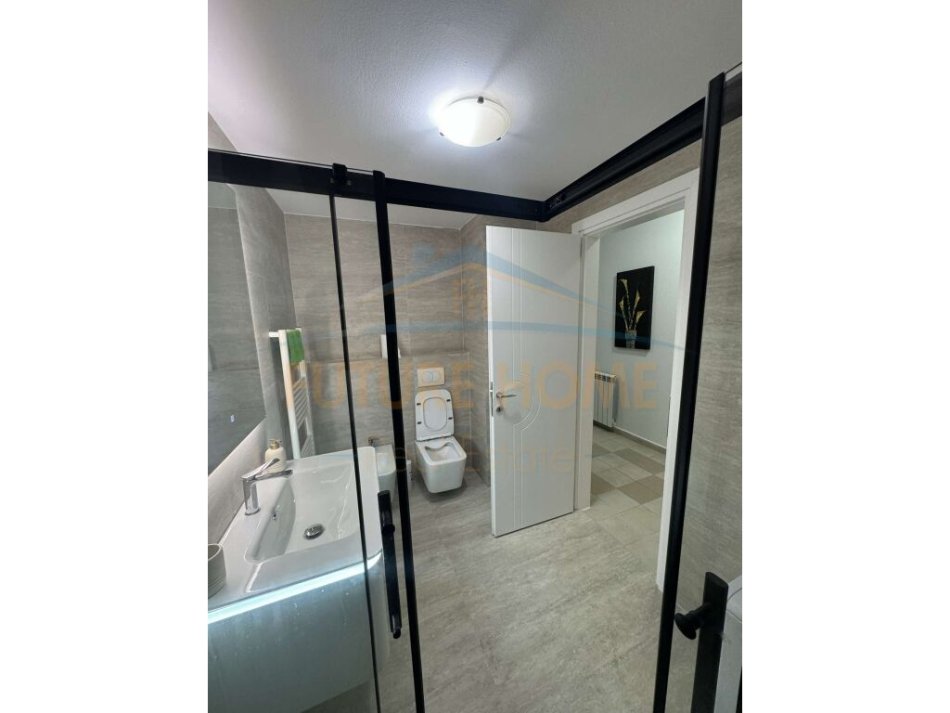 Tirane, jepet me qera 2+1 Kati 3, 112 m² 700 € (21 Dhjetori)