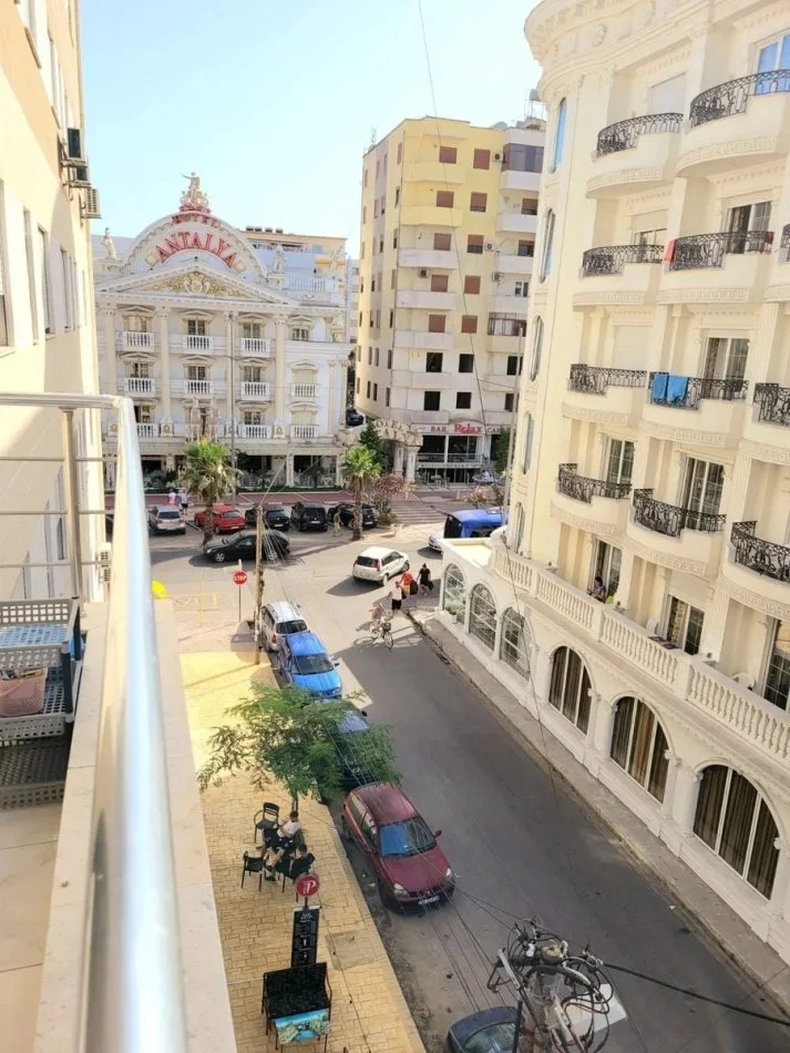 Durres, jepet me qera apartament 1+1+Ballkon Kati 3, 400 € (Plazh Durres)