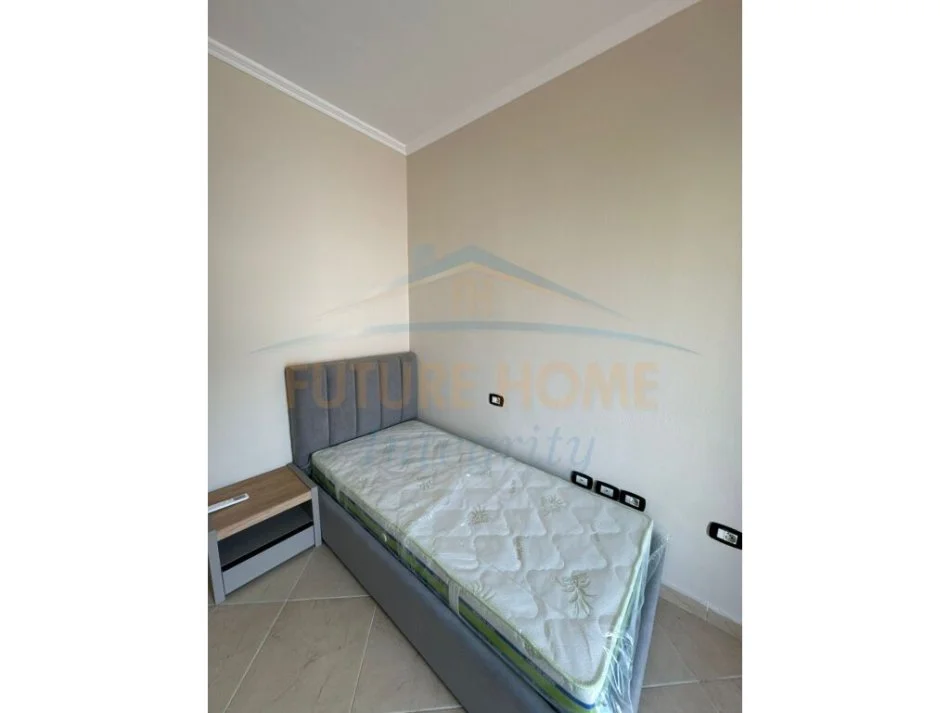 Tirane, jepet me qera apartament 2+1+Aneks+Ballkon Kati 5, 110 m² 700 € (21Dhjetori)