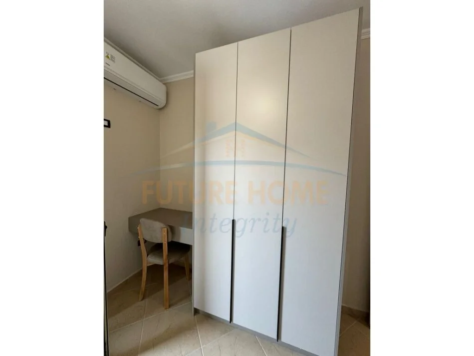 Tirane, jepet me qera apartament 2+1+Aneks+Ballkon Kati 5, 110 m² 700 € (21Dhjetori)