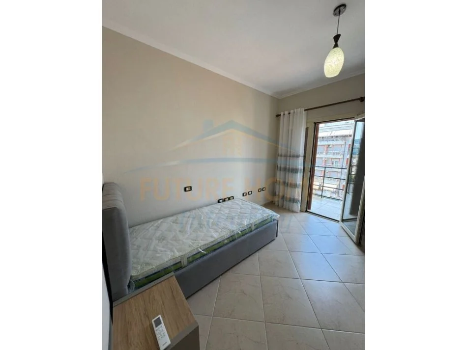 Tirane, jepet me qera apartament 2+1 Kati 5, 98 m² 700 € (21 DHJETORI)