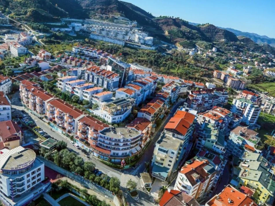 Tirane, jepet me qera apartament duplex Dublex , 127 m² 1.100 € (Rezidenca Kodra e Diellit 1)