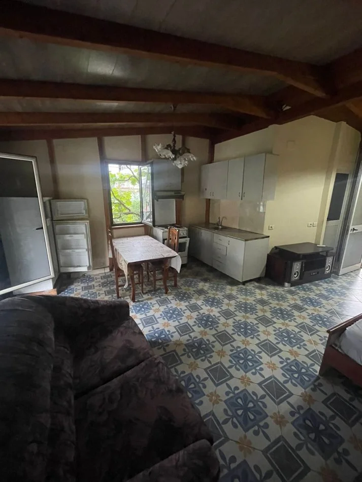 Tirane, jepet me qera garsonier Kati 2, 20 m² 300 € (Inxhinieria Ndertimit)