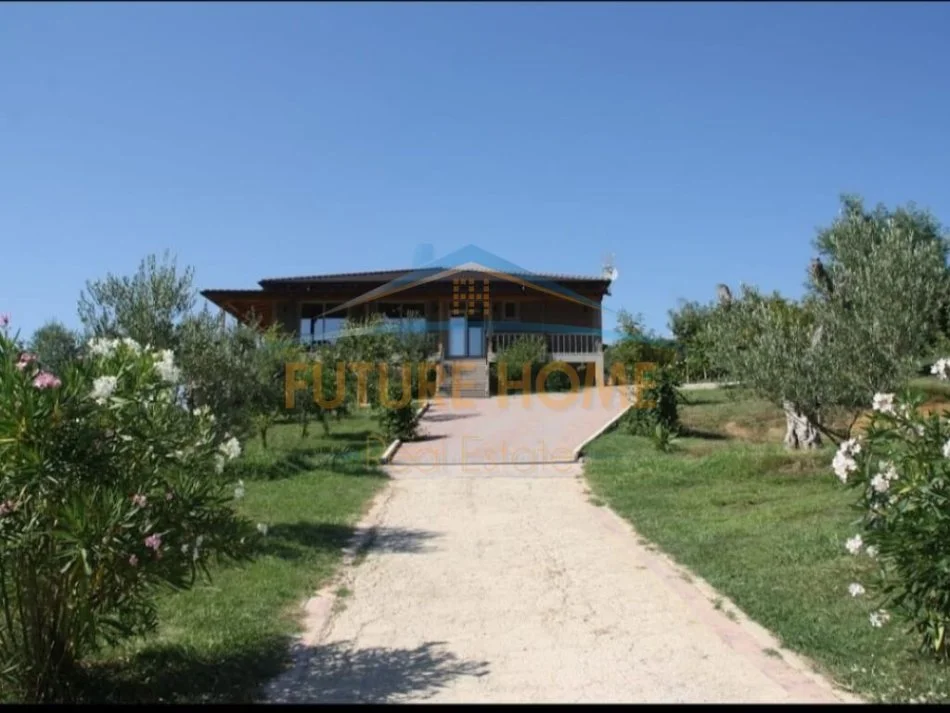 Durres, shitet Vile 2+1 Kati 0, 18.000 m² 2.700.000 € (gjiri lalzit,durres)