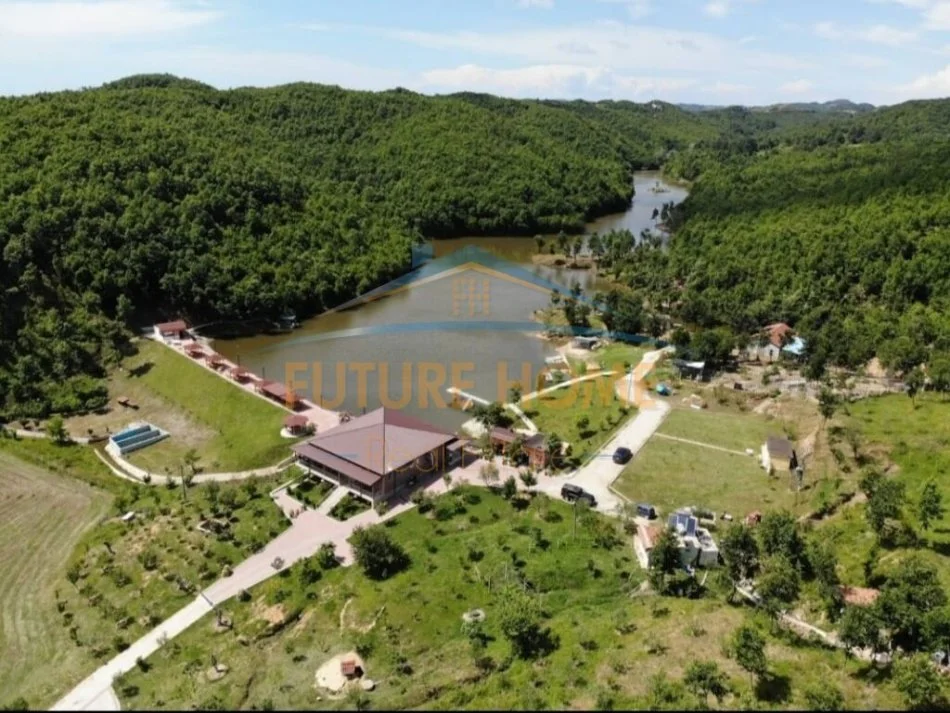 Durres, shitet Vile 2+1 Kati 0, 18.000 m² 2.700.000 € (gjiri lalzit,durres)
