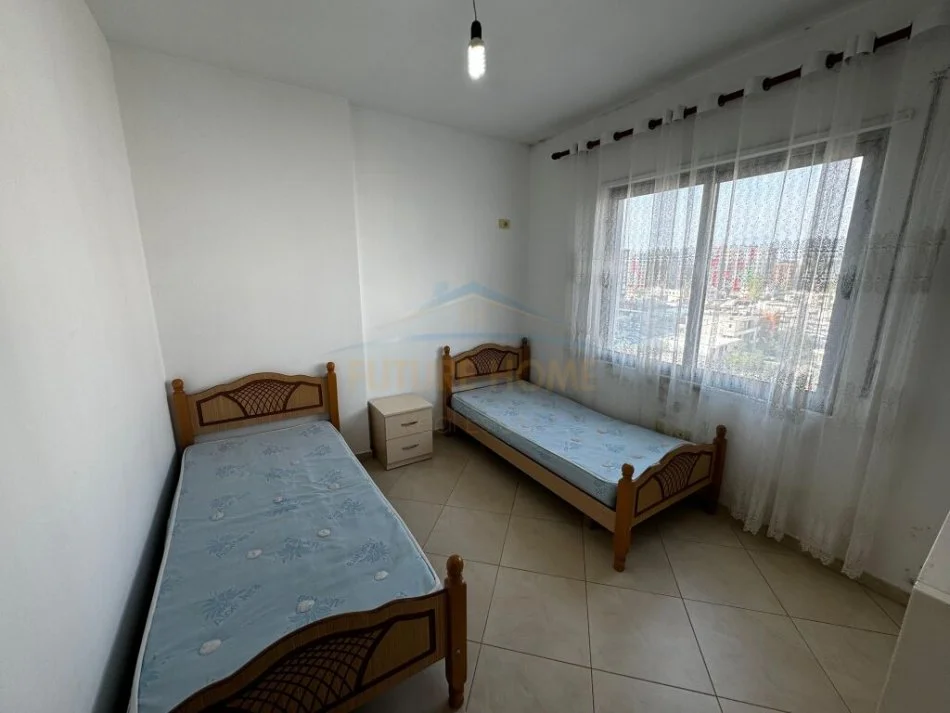 SHITET APARTAMENT 2+1+GARAZH,UNAZA RE ,,PRANE ARC HOTEL