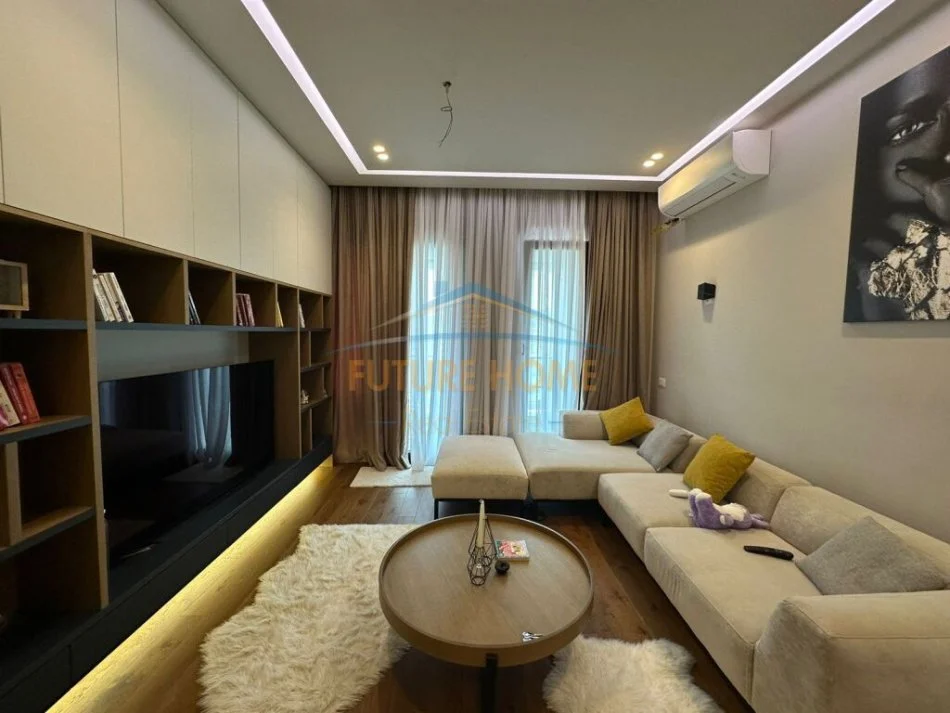 Tirane, jepet me qera apartament 2+1+Ballkon Kati 10, 120 m² 1.300 € (Rruga e Kavajes)