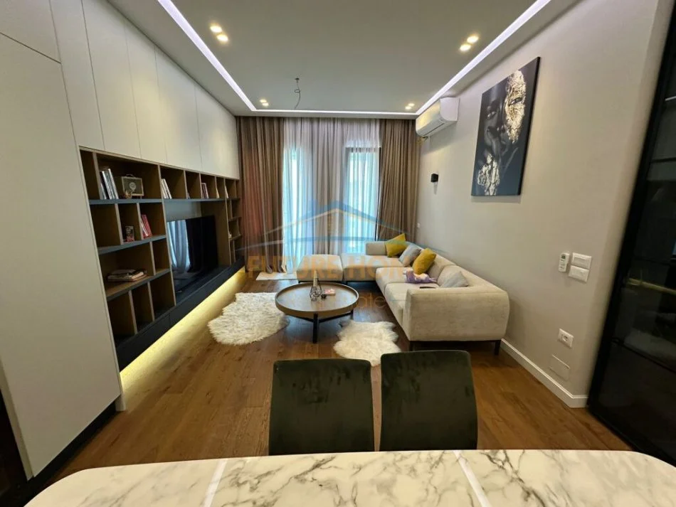 Tirane, jepet me qera apartament 2+1+Ballkon Kati 10, 120 m² 1.300 € (Rruga e Kavajes)