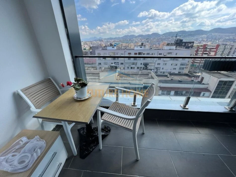 Tirane, jepet me qera apartament 2+1+Aneks+Ballkon Kati 10, 120 m² 1.300 € (Rruga e Kavajes)